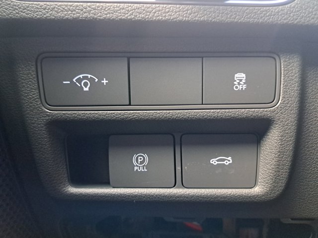 Vehicle image 25 of 28