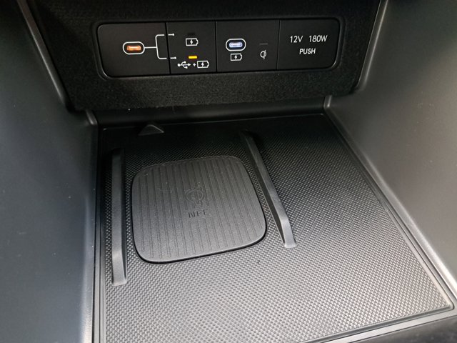Vehicle image 23 of 28