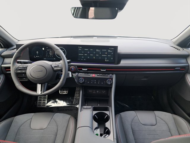 Vehicle image 18 of 28