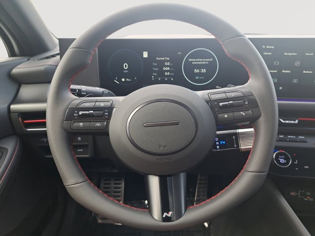 Vehicle image 20 of 28