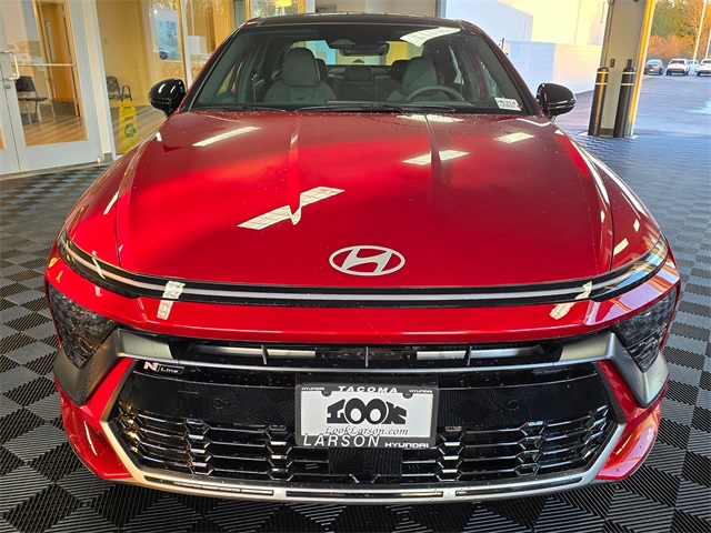Vehicle image 9 of 28