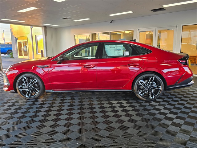 Vehicle image 2 of 28