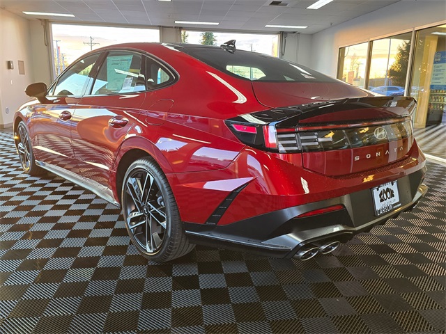 Vehicle image 7 of 28