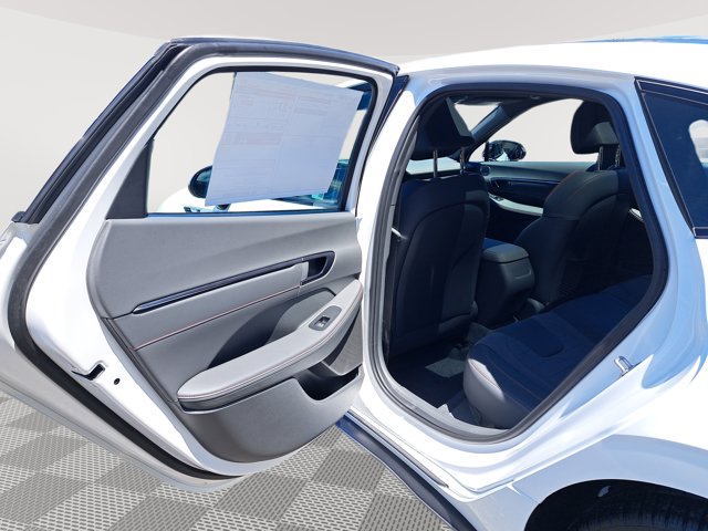 Vehicle image 12 of 28