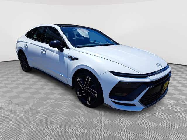 Vehicle image 3 of 28