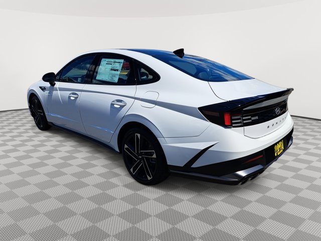 Vehicle image 7 of 28