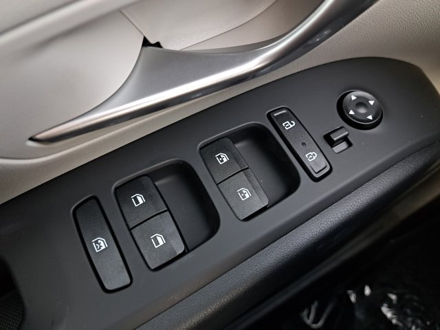 Vehicle image 26 of 28
