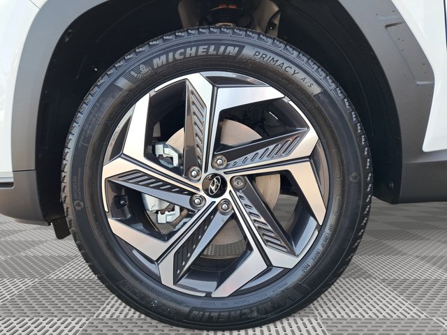 Vehicle image 9 of 28