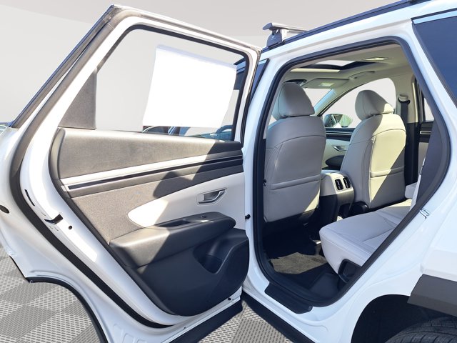 Vehicle image 12 of 28