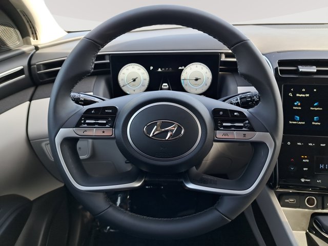 Vehicle image 20 of 28