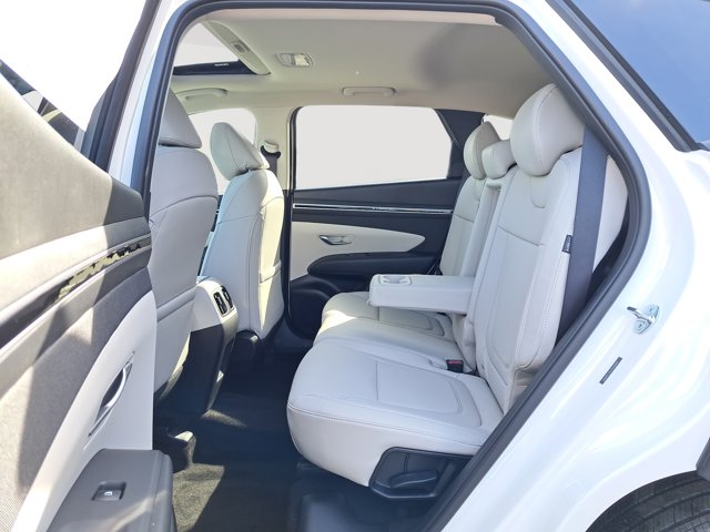 Vehicle image 13 of 28