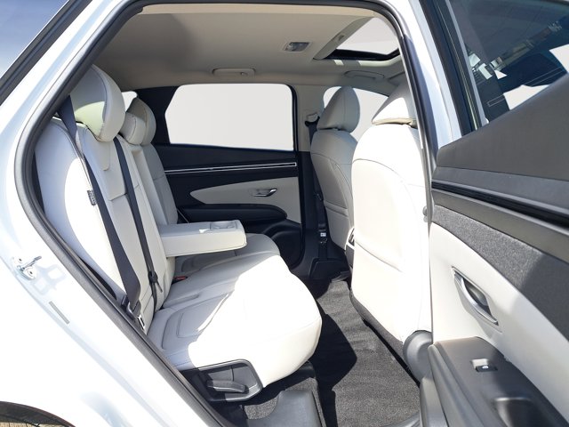 Vehicle image 15 of 28