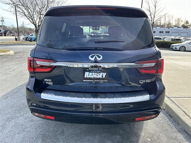 2024 INFINITI QX80 Premium Select