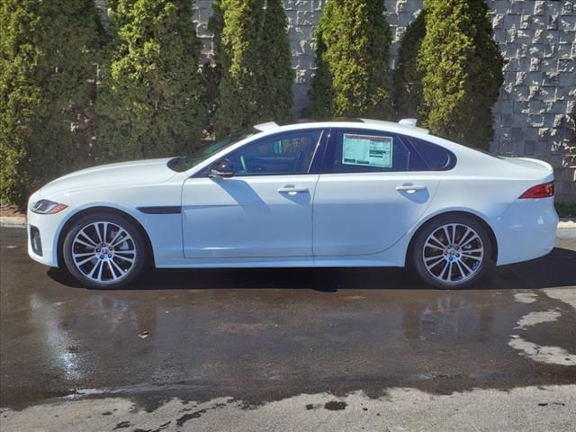 2024 Jaguar XF R-Dynamic SE