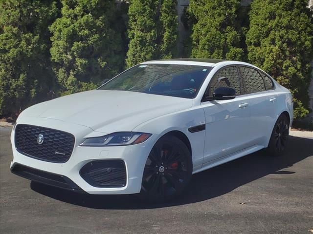 2024 Jaguar XF R-Dynamic SE