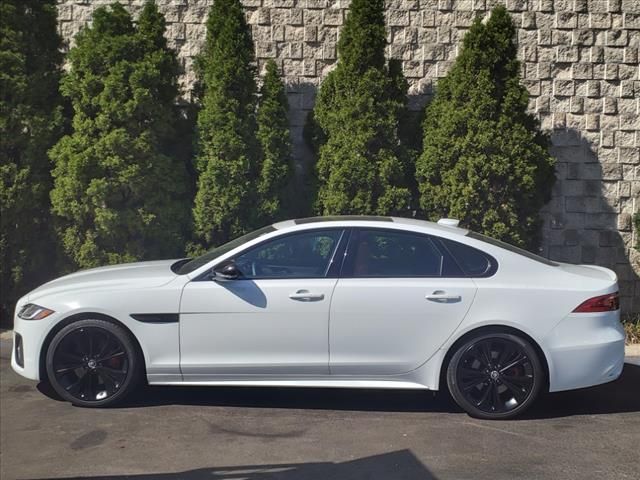 2024 Jaguar XF R-Dynamic SE