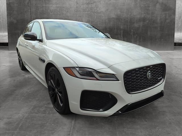 2024 Jaguar XF R-Dynamic SE