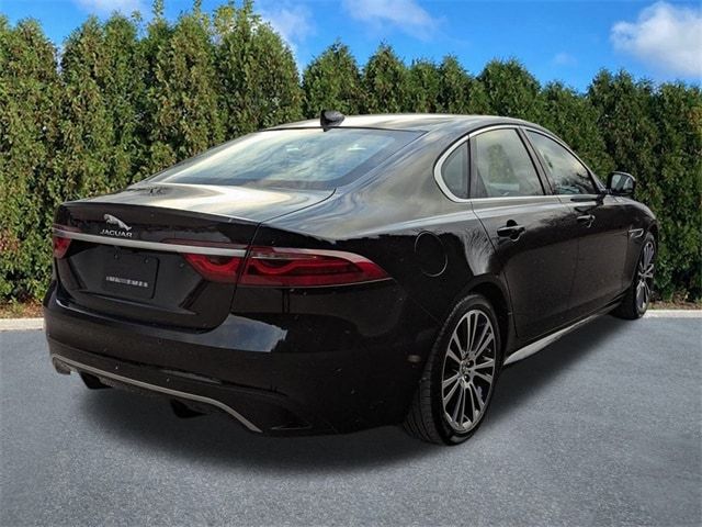 2024 Jaguar XF R-Dynamic SE