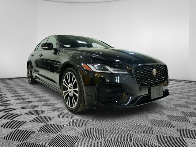 2024 Jaguar XF R-Dynamic SE