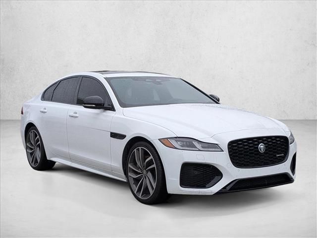 2024 Jaguar XF R-Dynamic SE