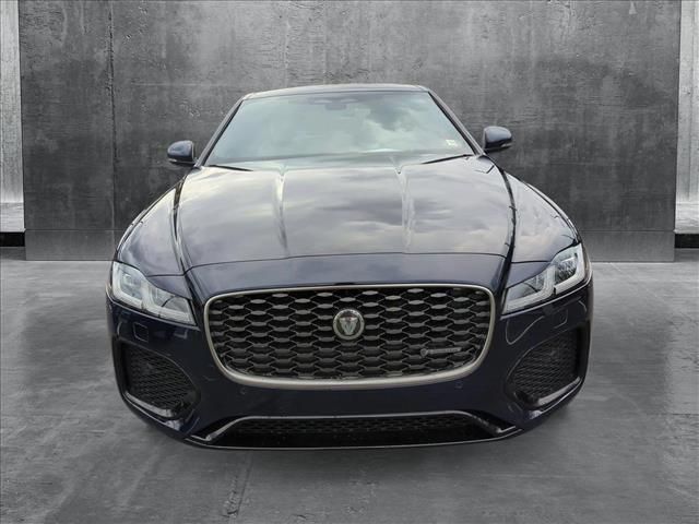 2024 Jaguar XF R-Dynamic SE