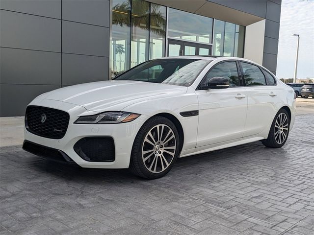 2024 Jaguar XF R-Dynamic SE