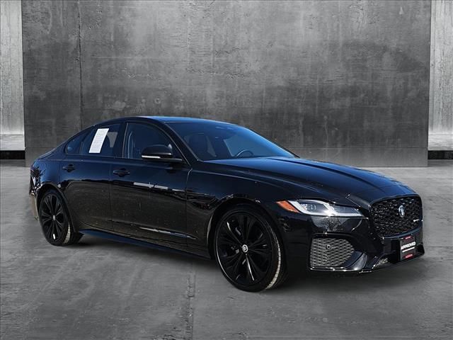 2024 Jaguar XF R-Dynamic SE