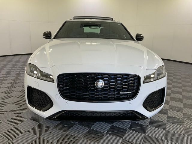 2024 Jaguar XF R-Dynamic SE