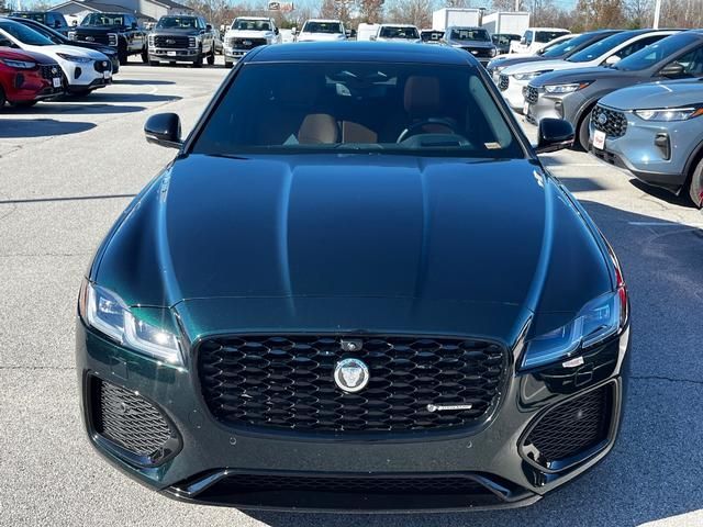 2024 Jaguar XF R-Dynamic SE