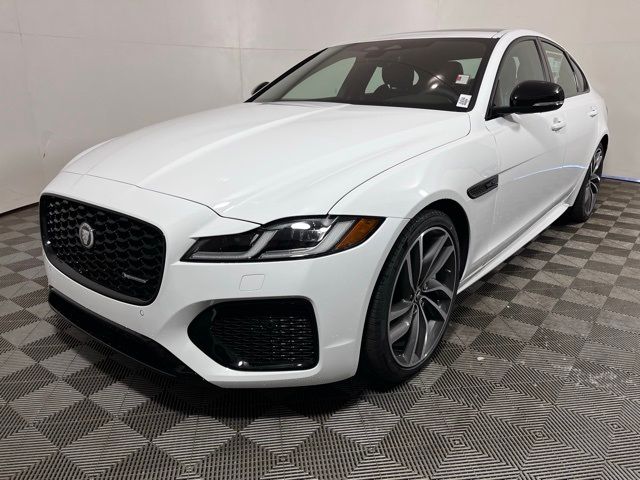 2024 Jaguar XF R-Dynamic SE