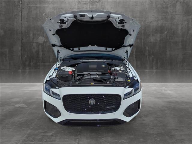 2024 Jaguar XF R-Dynamic SE