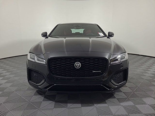 2024 Jaguar XF R-Dynamic SE