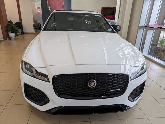 2024 Jaguar XF R-Dynamic SE