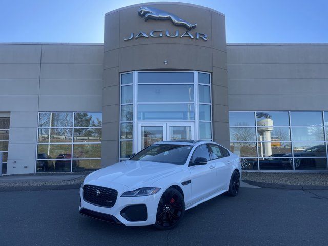 2024 Jaguar XF R-Dynamic SE