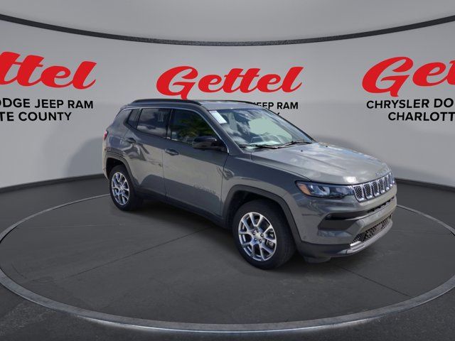 2024 Jeep Compass Latitude Lux