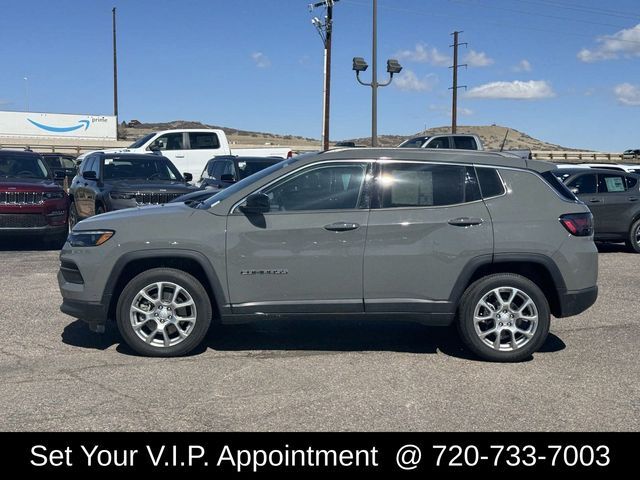 2024 Jeep Compass Latitude Lux