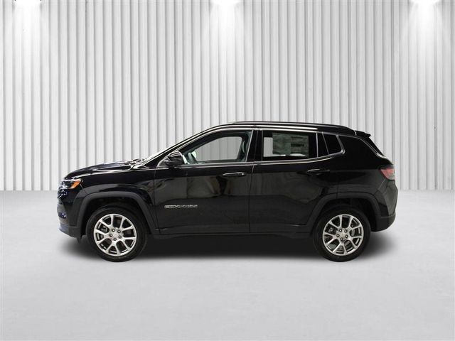 2024 Jeep Compass Latitude Lux