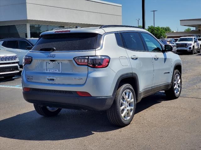 2024 Jeep Compass Latitude Lux