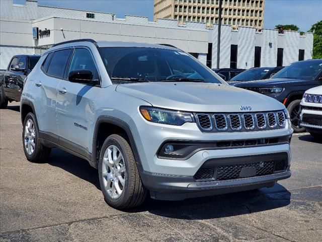 2024 Jeep Compass Latitude Lux