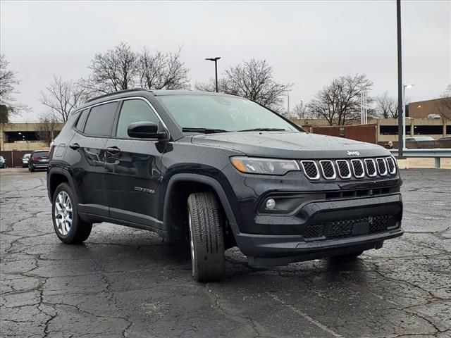 2024 Jeep Compass Latitude Lux