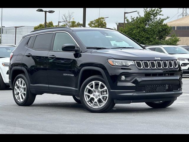 2024 Jeep Compass Latitude Lux