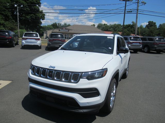 2024 Jeep Compass Latitude Lux