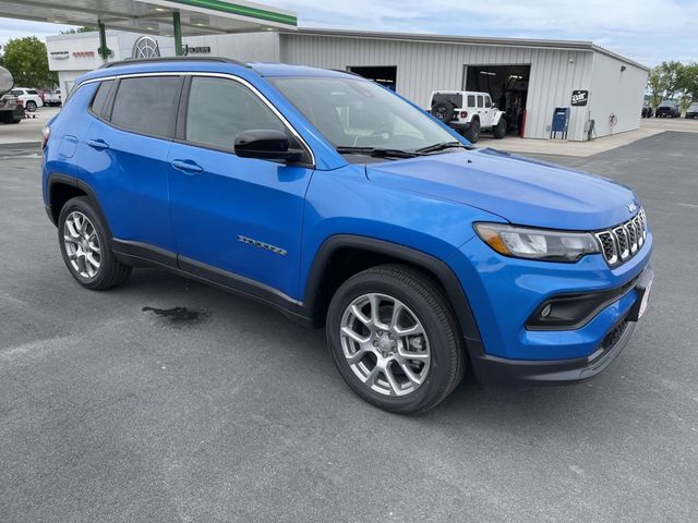 2024 Jeep Compass Latitude Lux