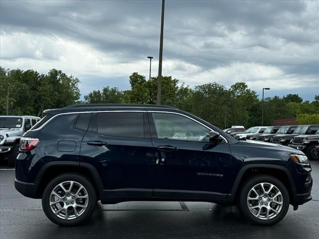 2024 Jeep Compass Latitude Lux