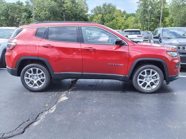 2024 Jeep Compass Latitude Lux