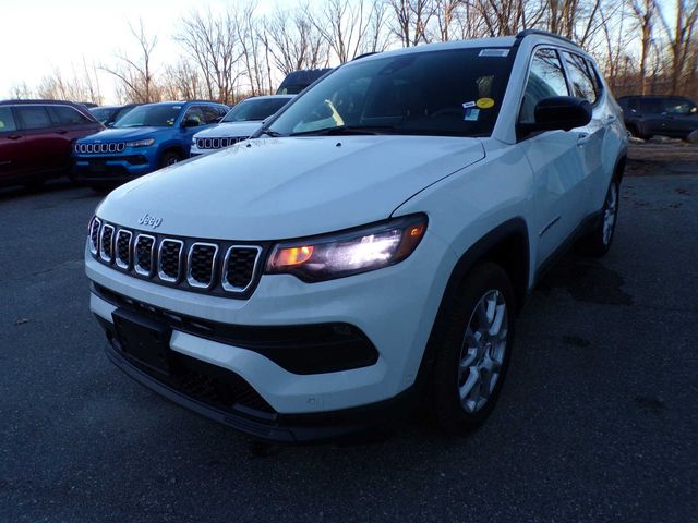 2024 Jeep Compass Latitude Lux