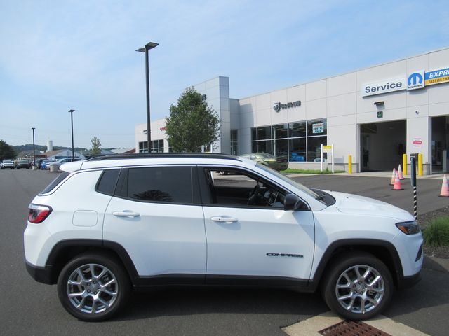 2024 Jeep Compass Latitude Lux