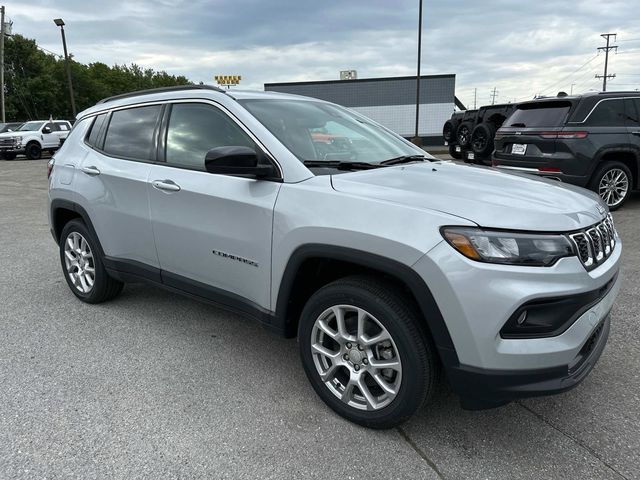 2024 Jeep Compass Latitude Lux