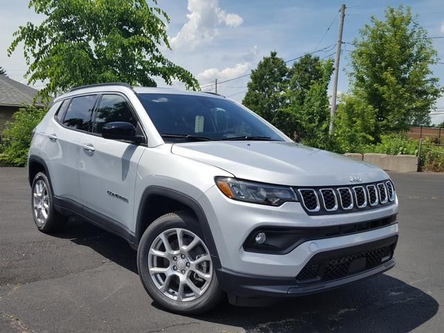 2024 Jeep Compass Latitude Lux