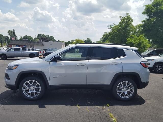 2024 Jeep Compass Latitude Lux